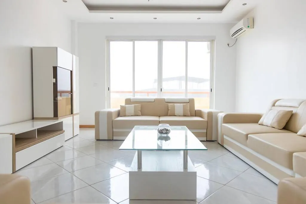 3 Bedroom Apt, Exterior Pool , Cidadela - Lcgr 普拉亚 佛得角